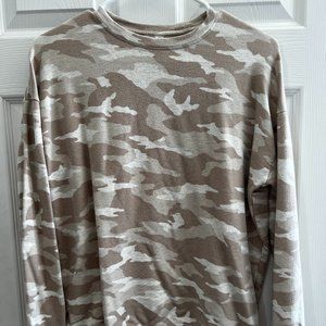 Women's athleta beige camo buttersoft sweatshirt xs